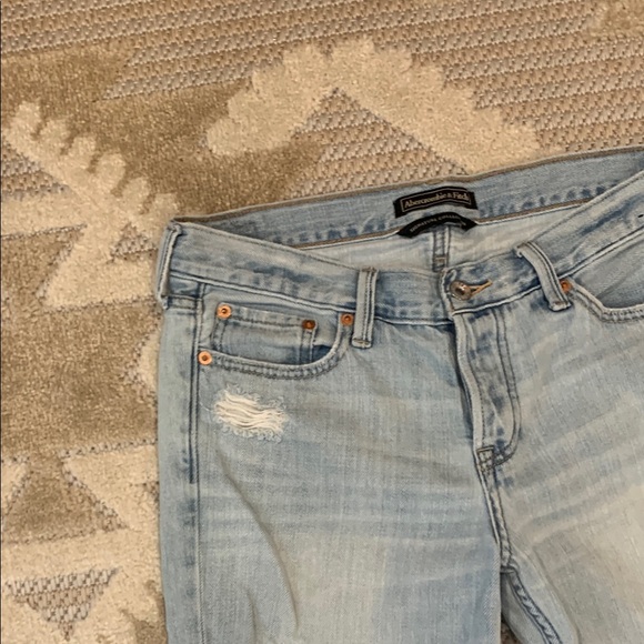 Light Blue Abercrombie & Fitch Light Blue Distressed Jeans - Size 27 - Picture 8 of 10
